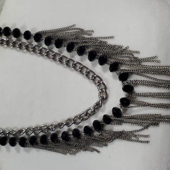 Black and silver layered statement necklace - Picture 4 of 4